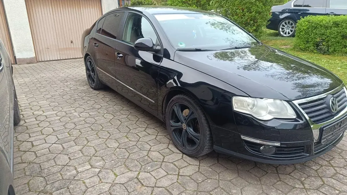 Second-hand VW Passat Highline 140 CP (102 kW) 2007 Negru Berlinǎ