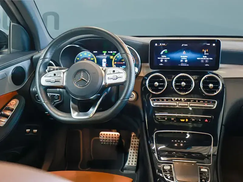 Gebraucht Mercedes GLC300 211 PS (155 kW) 2021 Rot SUV