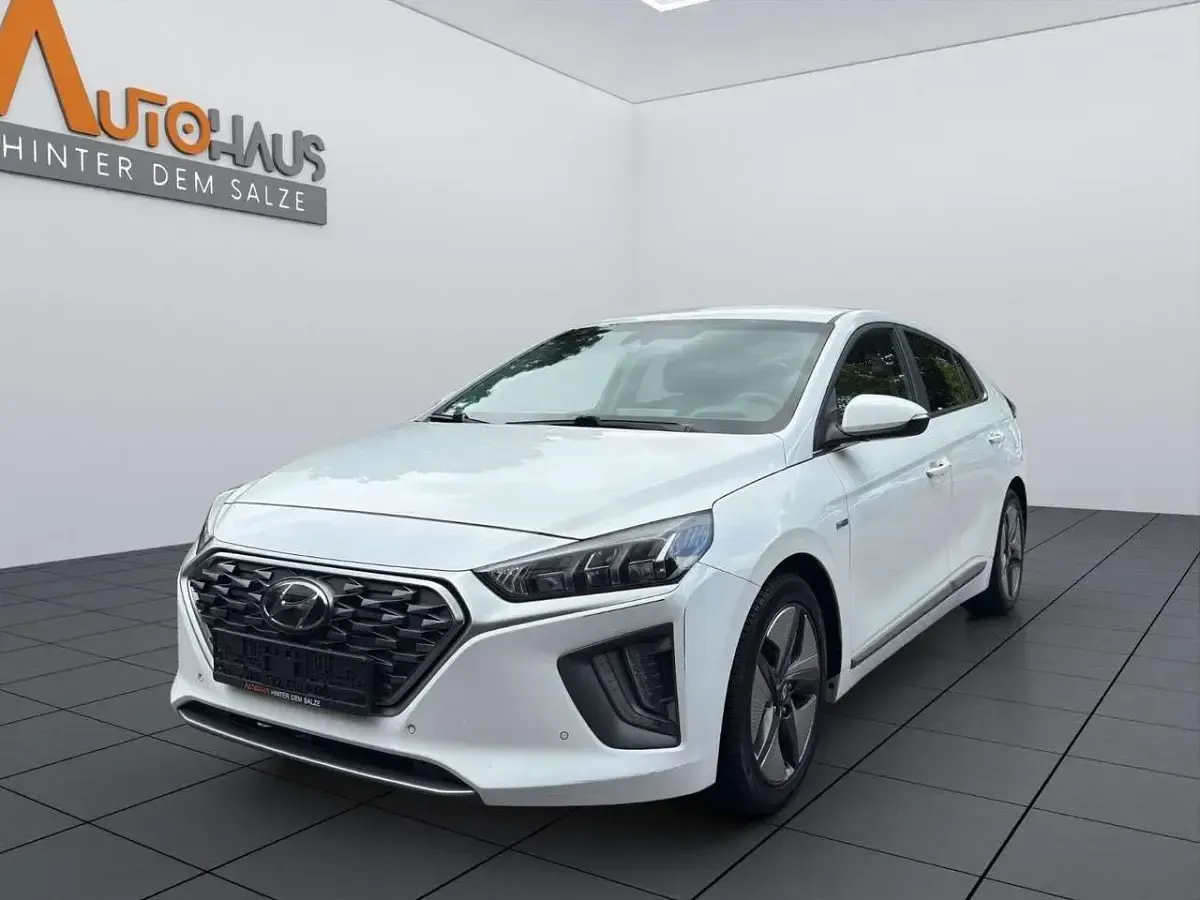 Gebraucht Hyundai Ioniq Premium 105 PS (77 kW) 2019 Weiß Kleinwagen