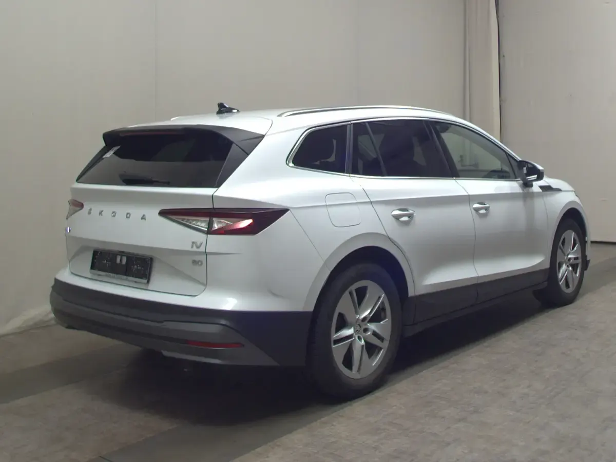 Gebraucht Skoda Enyaq iV Loft 150 kW (204 PS) 2022 Moonweiss metallic SUV