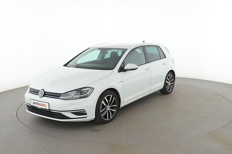 Weiß Gebraucht 2018 VW Golf VII Highline Limousine | 17.010 € (Fairer Preis) - Bild 1/3