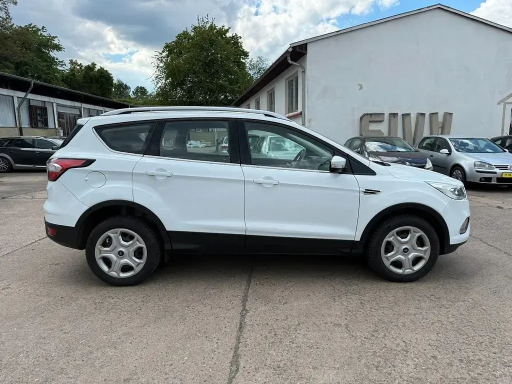 Usado Ford Kuga 120 HP (88 kW) 2018 Branco SUV