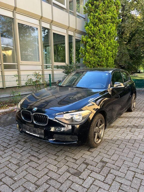 Schwarz Gebraucht 2012 BMW 114 Kleinwagen | 4.990 € (Superpreis) - Bild 1/4