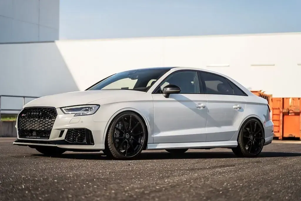 Gebraucht Audi RS3 Sport 400 PS (294 kW) 2018 Gletscherweiss Limousine