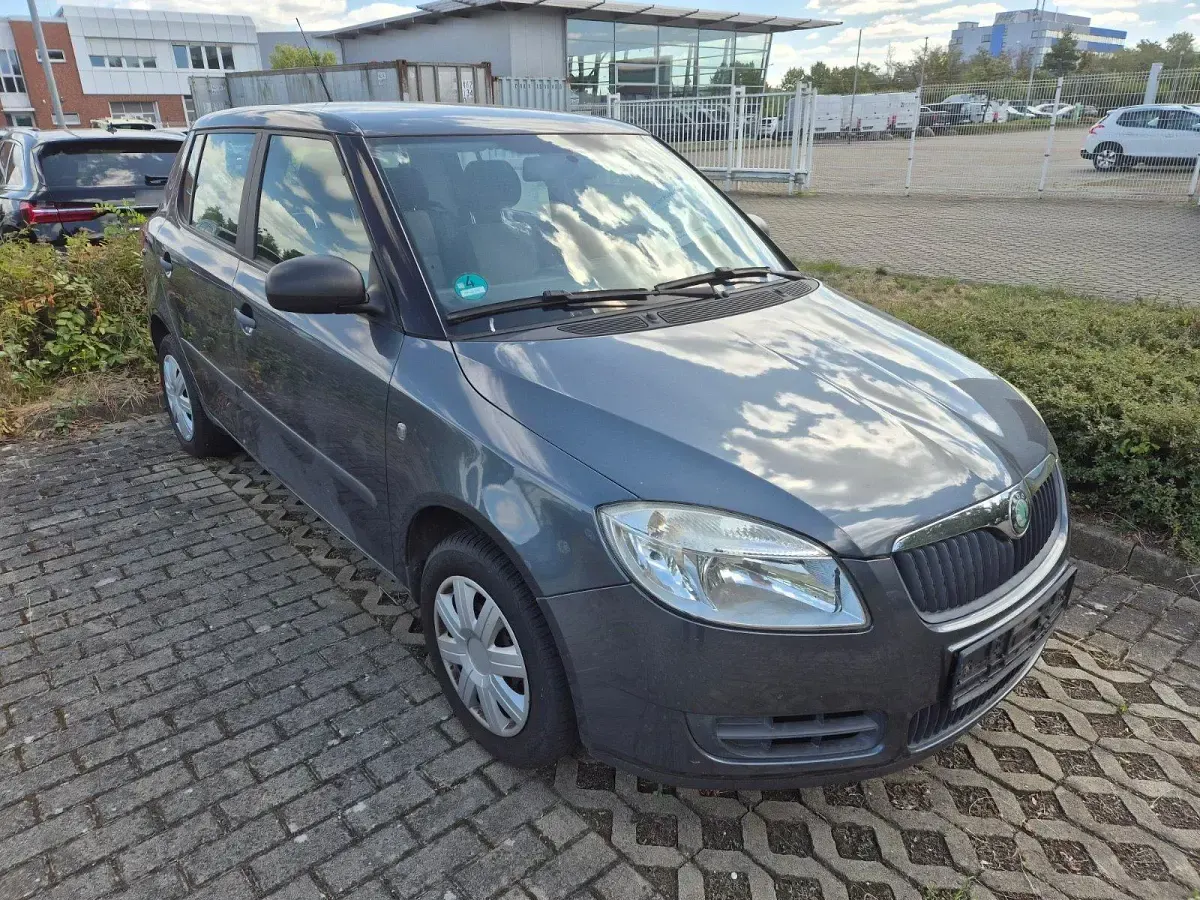 Gebraucht Skoda Fabia Cool Edition 60 PS (44 kW) 2009 Grau Limousine