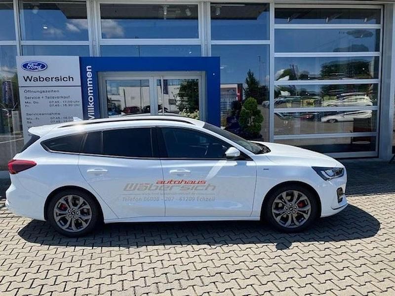 Gebraucht Ford Focus ST-Line 125 PS (91 kW) 2025 Frozen white Kombi