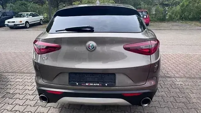 Gebraucht Alfa Romeo Stelvio Super 280 PS (205 kW) 2018 Braun SUV