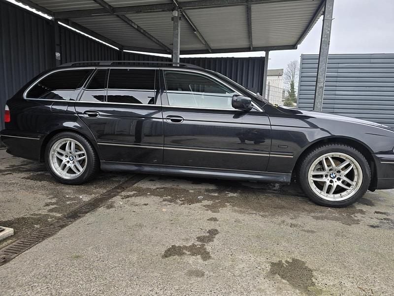 Schwarz Gebraucht 2003 BMW 525 Kombi | 2.290 € (Guter Preis) - Bild 1/4