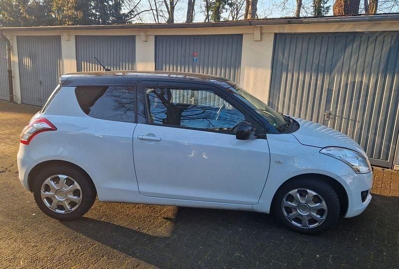 Gebraucht Suzuki Swift 94 PS (69 kW) 2012 Weiß Kleinwagen