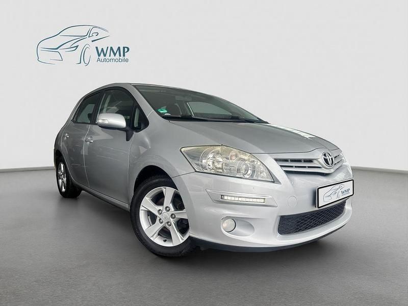 Gebraucht Toyota Auris Edition 132 PS (97 kW) 2011 Silber Kleinwagen