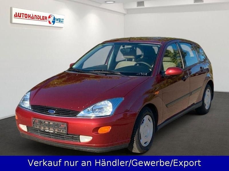 Rot Gebraucht 1999 Ford Focus Ghia Limousine | 599 € (Superpreis) - Bild 1/3