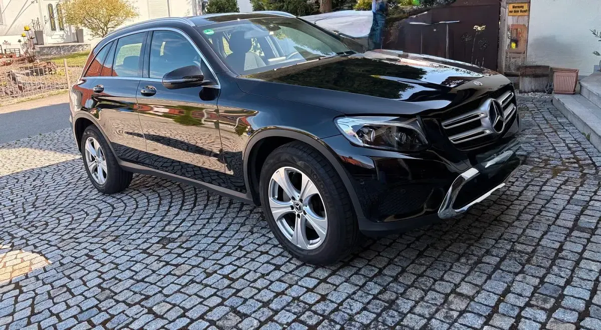 Gebraucht Mercedes GLC250 211 PS (155 kW) 2019 Schwarz SUV