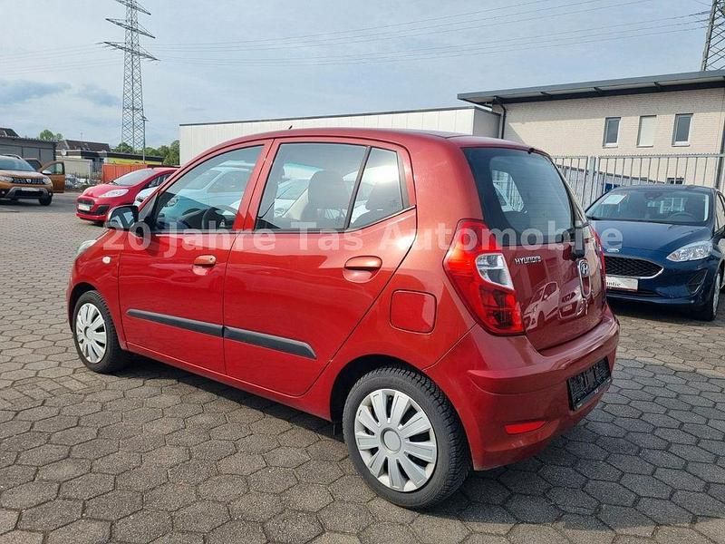 Gebraucht Hyundai i10 Edition 69 PS (50 kW) 2013 Rot Kleinwagen