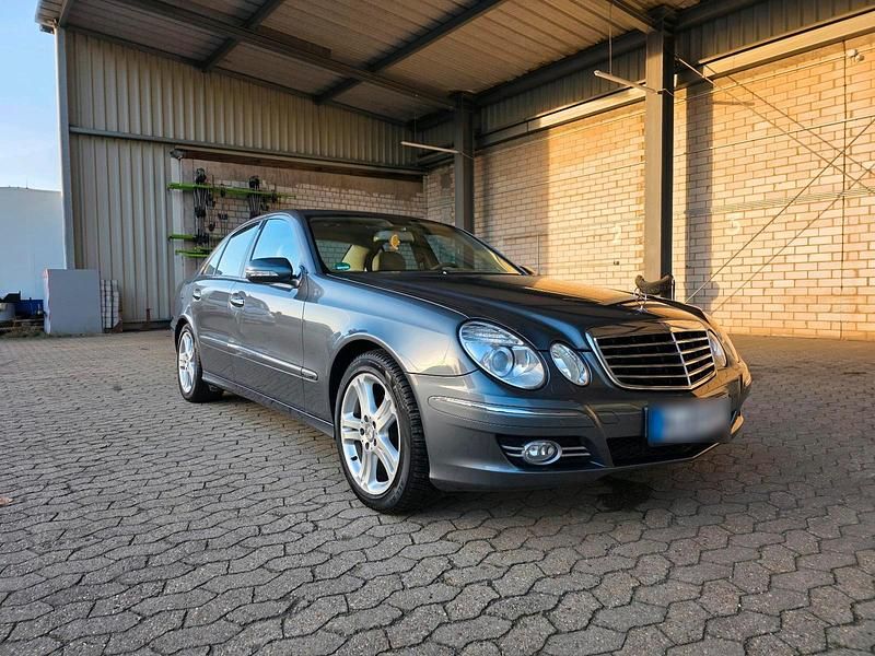 Gebraucht Mercedes E280 Avantgarde 231 PS (169 kW) 2006 Grau Limousine