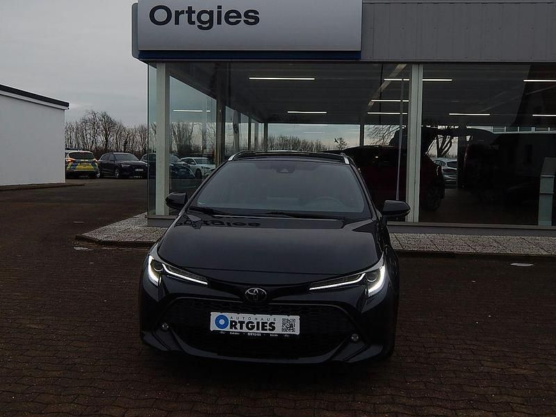 Gebraucht Toyota Corolla Team 116 PS (85 kW) 2021 Schwarz Kombi