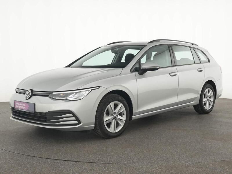 Reflexsilber Gebraucht 2023 VW Golf VIII Life Limousine | 21.775 € (Superpreis) - Bild 1/4