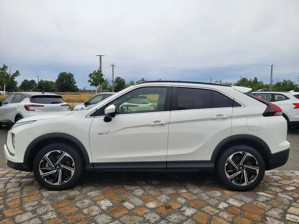 Gebraucht Mitsubishi Eclipse Cross Plus 188 PS (138 kW) 2022 Weiß SUV