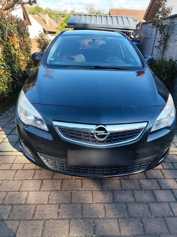 Second-hand Opel Astra 140 CP (102 kW) 2012 Negru Break