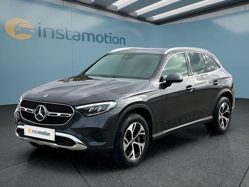 Grau Gebraucht 2024 Mercedes GLC300e SUV | 60.099 € (Guter Preis) - Bild 1/4
