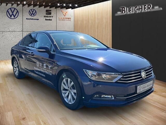 Gebraucht VW Passat Comfortline 179 PS (131 kW) 2018 Blau Limousine
