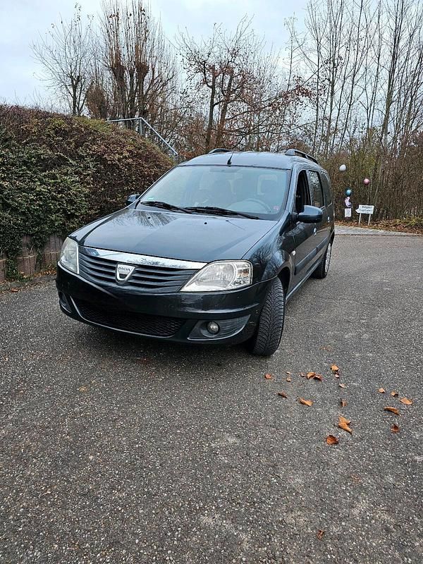 Grau Gebraucht 2009 Dacia Logan MCV Kombi | 2.800 € (Fairer Preis) - Bild 1/4