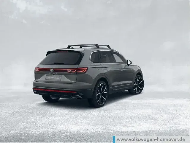Gebraucht VW Touareg R-line 231 PS (169 kW) 2025 Grau SUV