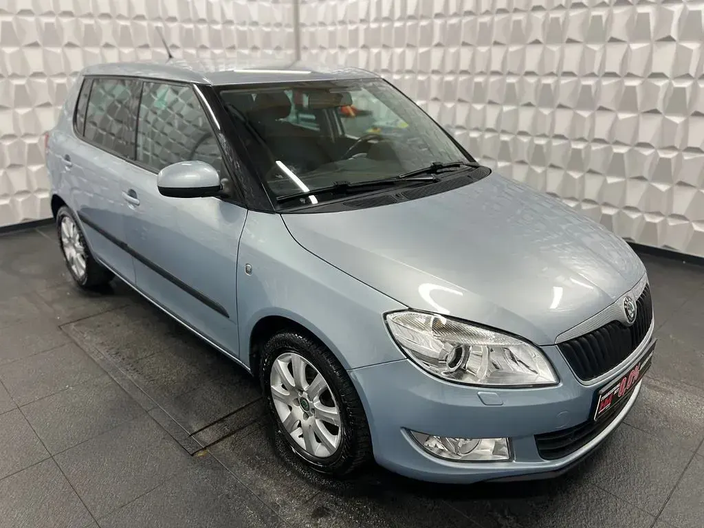 Gebraucht Skoda Fabia Elegance 90 PS (66 kW) 2010 Blau Limousine