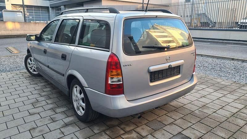 Gebraucht Opel Astra 101 PS (74 kW) 2002 Silber Kombi