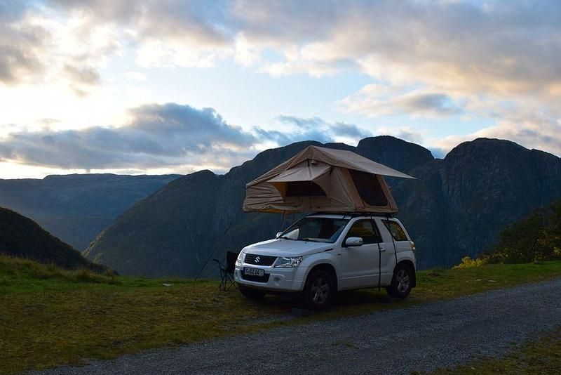 Weiß Gebraucht 2011 Suzuki Grand Vitara Comfort SUV | 8.250 € (Guter Preis) - Bild 1/4