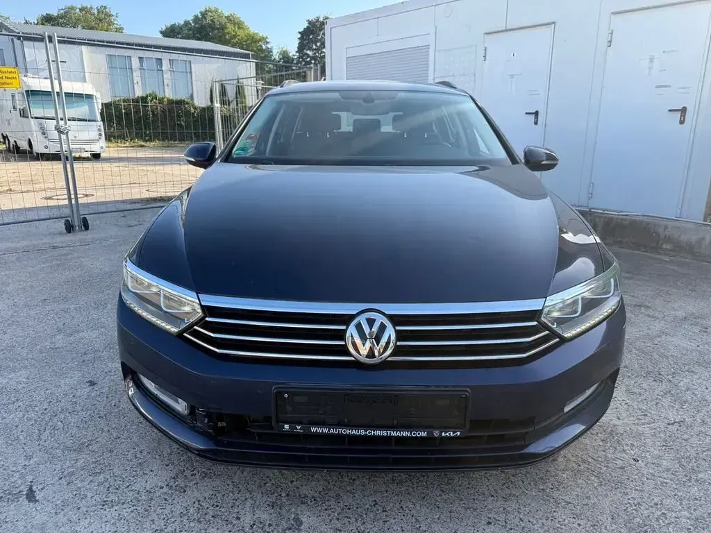 Gebraucht VW Passat 150 PS (110 kW) 2016 Blau Limousine