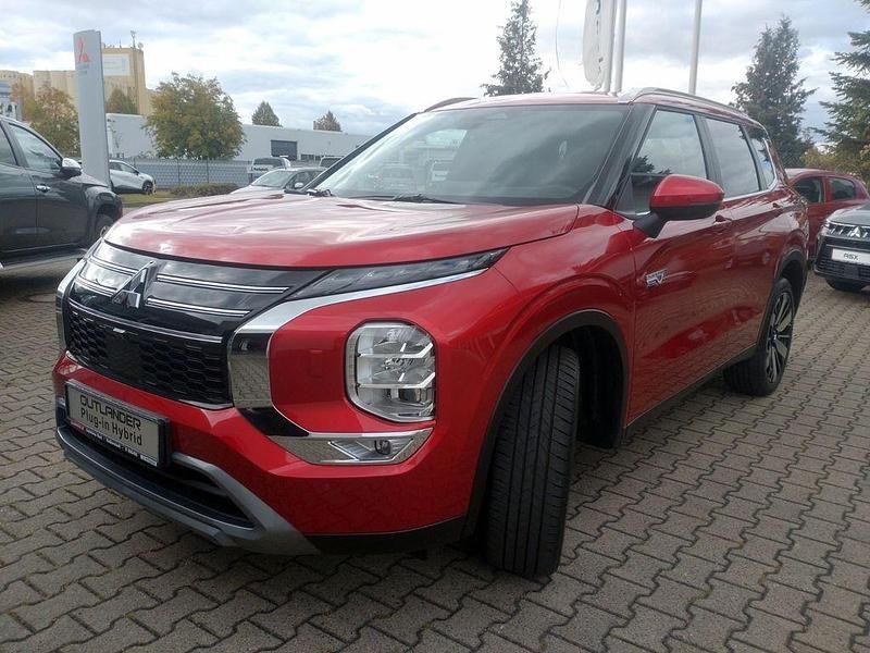Gebraucht Mitsubishi Outlander P-HEV Edition 306 PS (225 kW) 2025 Rot SUV