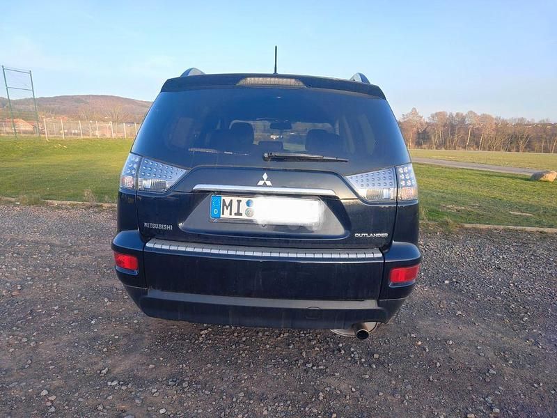 Gebraucht Mitsubishi Outlander Invite 147 PS (108 kW) 2012 Schwarz SUV