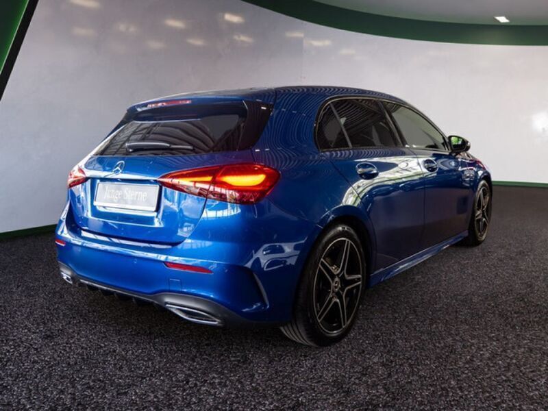 Gebraucht Mercedes A200 Advanced Plus 150 PS (110 kW) 2024 Blau / spektralblau (metallic) Coupé