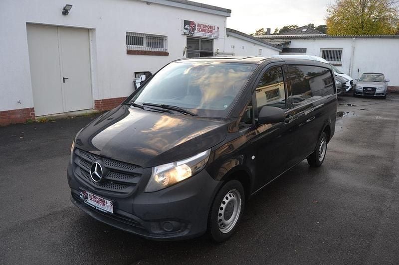 Schwarz Gebraucht 2018 Mercedes Vito Van / Kleinbus | 10.999 € (Superpreis) - Bild 1/4