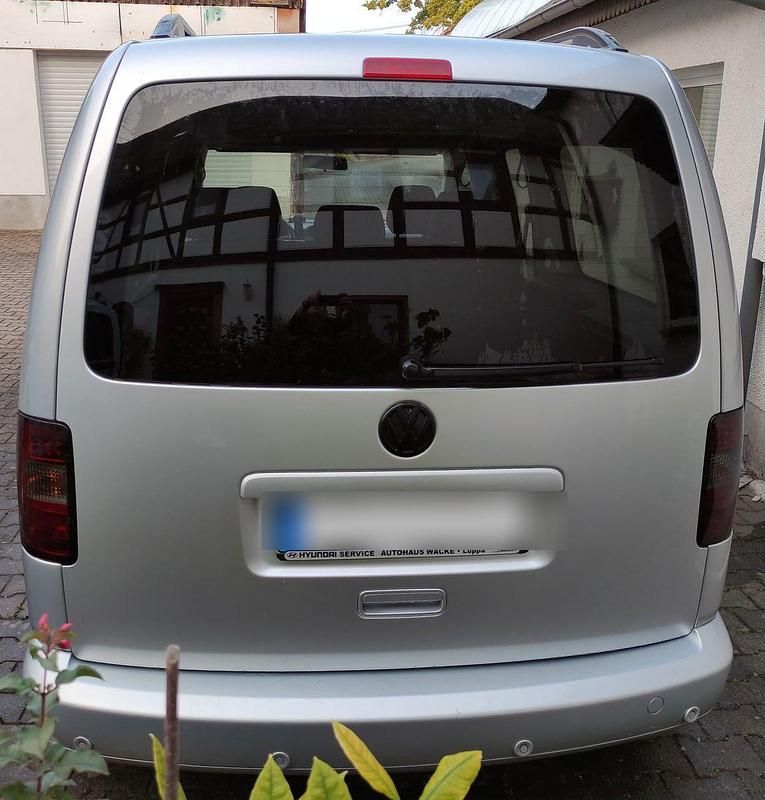 Gebraucht VW Caddy Maxi 140 PS (102 kW) 2011 Silber Van / Kleinbus