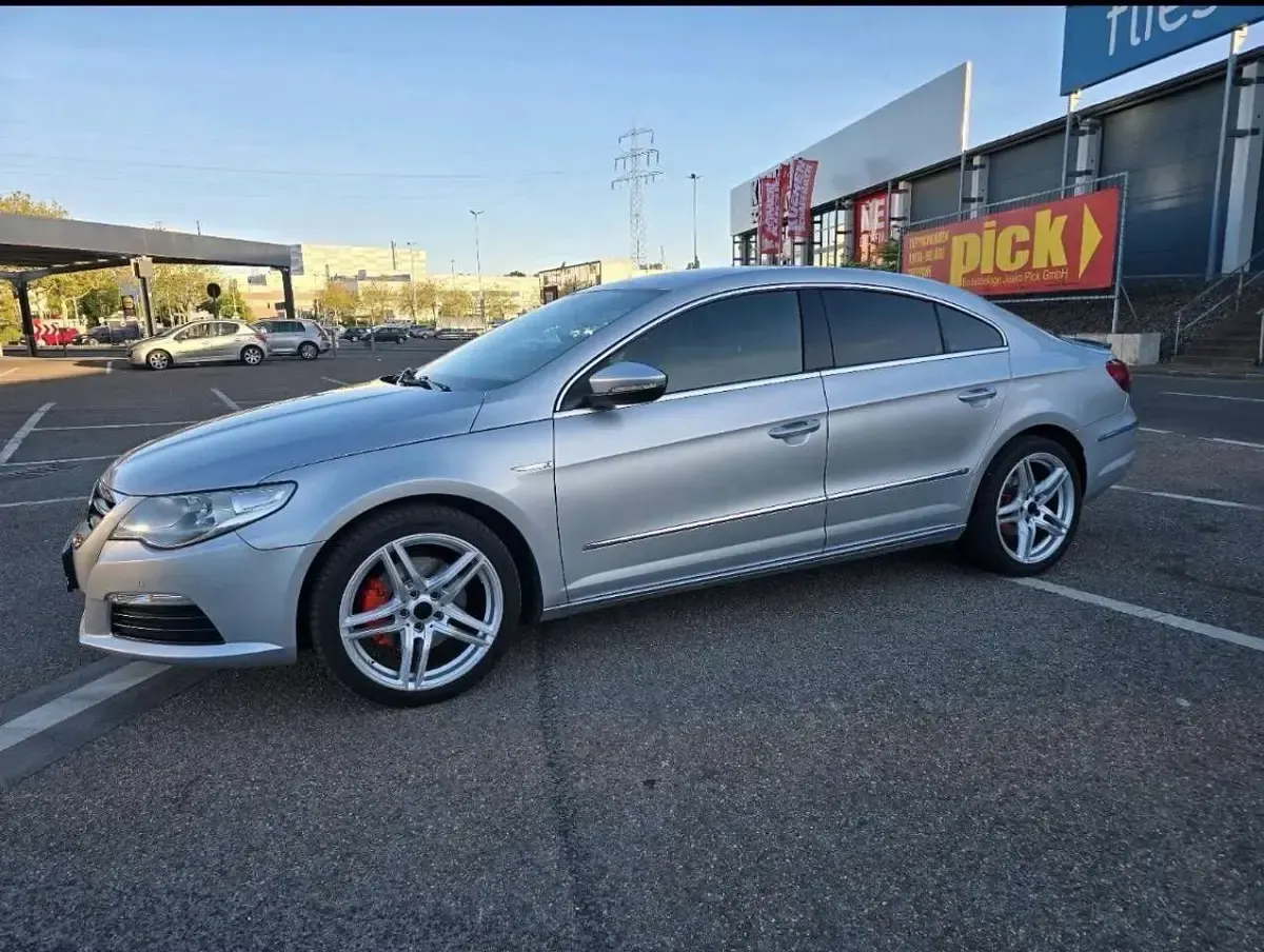 Second-hand VW Passat Basis 160 CP (117 kW) 2010 Gri Berlinǎ