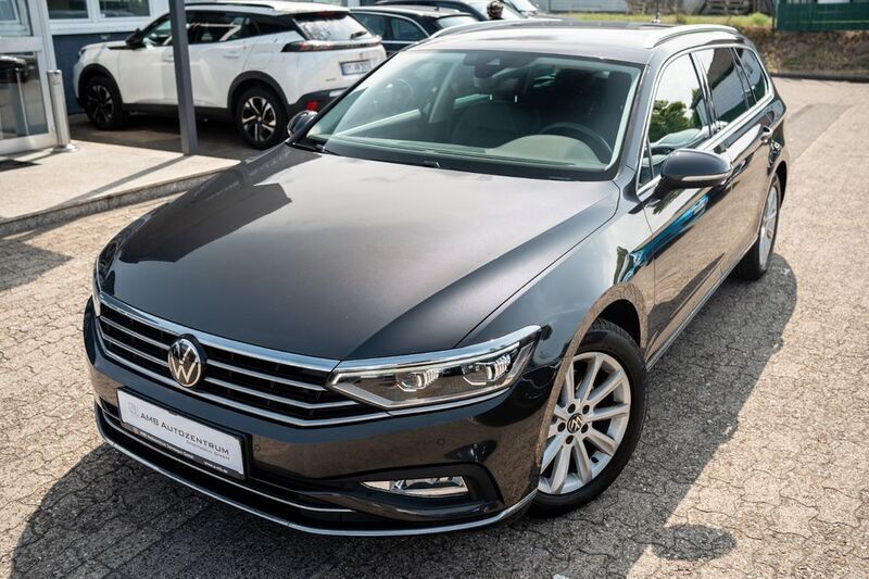 Grau Gebraucht 2021 VW Passat Elegance Kombi | 21.599 € (Etwas zu teuer) - Bild 1/4