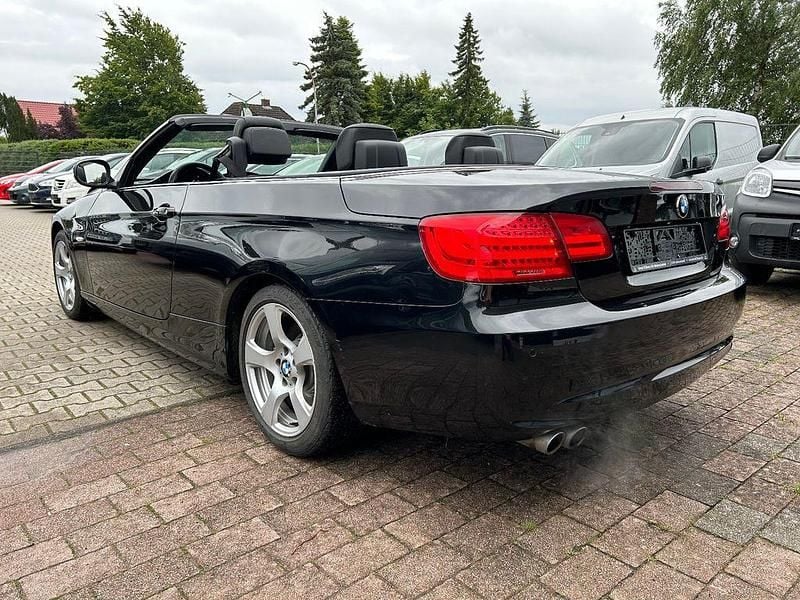 Gebraucht BMW 330 Cabriolet 245 PS (180 kW) 2013 Schwarz Cabrio