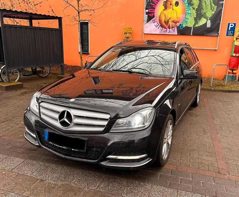 Gebraucht Mercedes C220 170 PS (125 kW) 2012 Schwarz Kombi