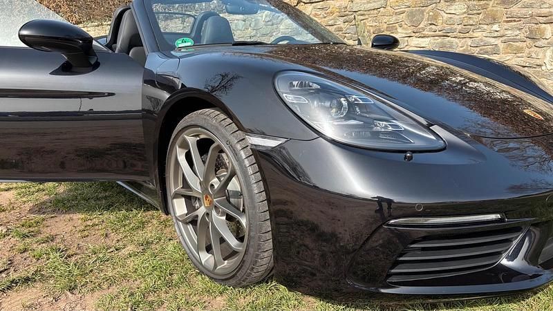 Gebraucht Porsche Boxster Edition 300 PS (220 kW) 2023 Schwarz Cabrio