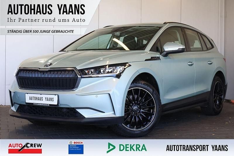 Silber Gebraucht 2023 Skoda Enyaq iV Loft SUV | 24.689 € (Superpreis) - Bild 1/4
