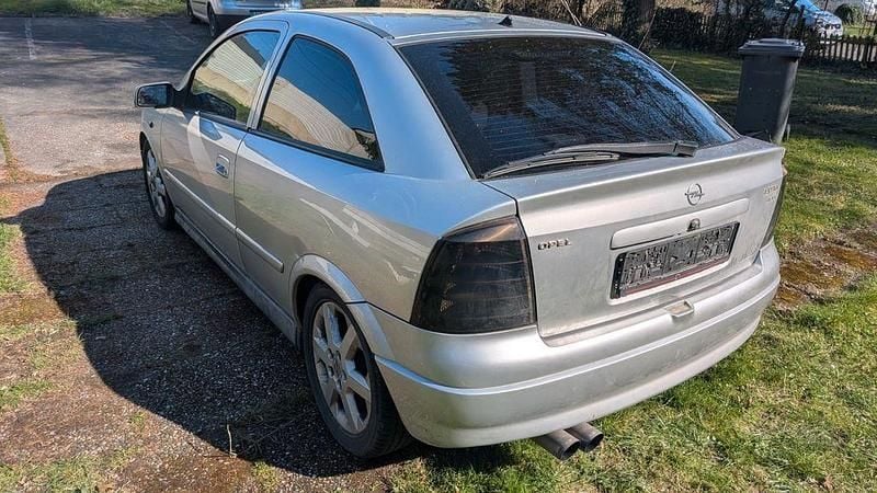 Gebraucht Opel Astra 116 PS (85 kW) 1998 Silber Limousine