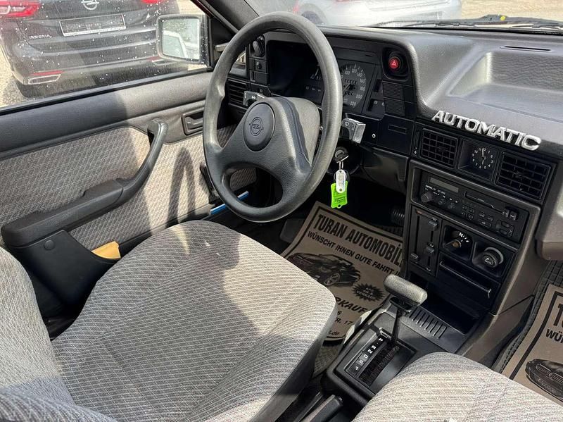 Gebraucht Opel Kadett 75 PS (55 kW) 1991 Rot Limousine