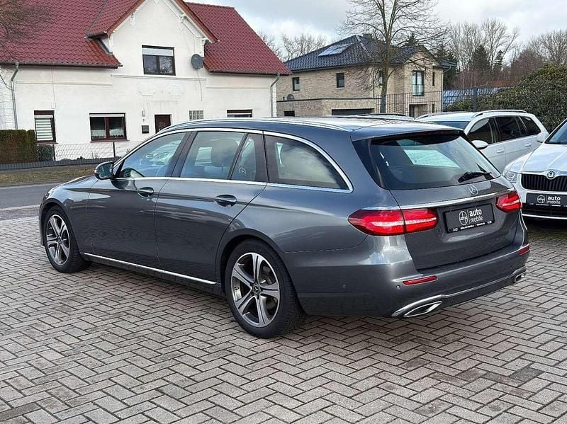 Gebraucht Mercedes E220 194 PS (142 kW) 2017 Grau Kombi