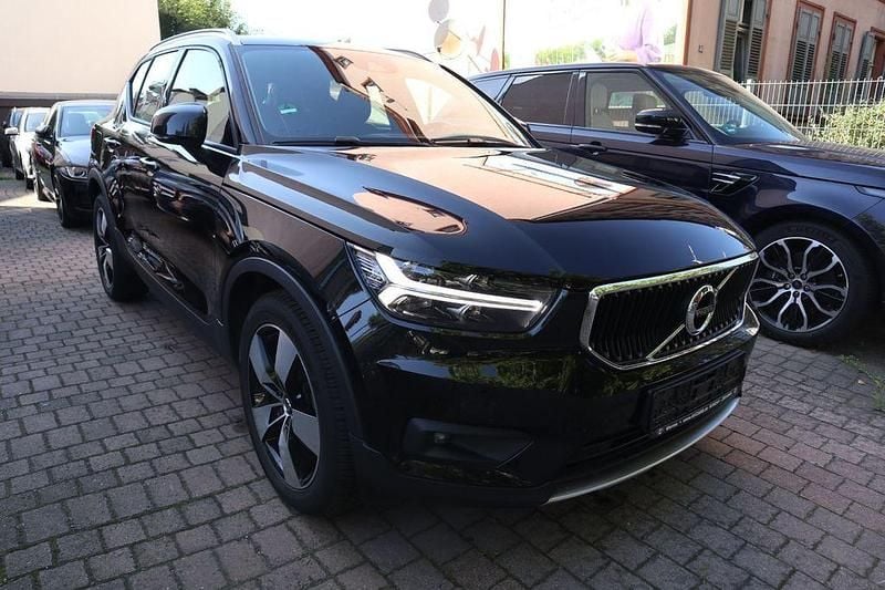 Schwarz Gebraucht 2020 Volvo XC40 Momentum SUV | 24.500 € (Superpreis) - Bild 1/4