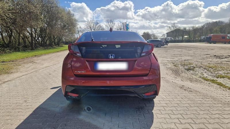Gebraucht Honda Civic 141 PS (103 kW) 2016 Rot Limousine