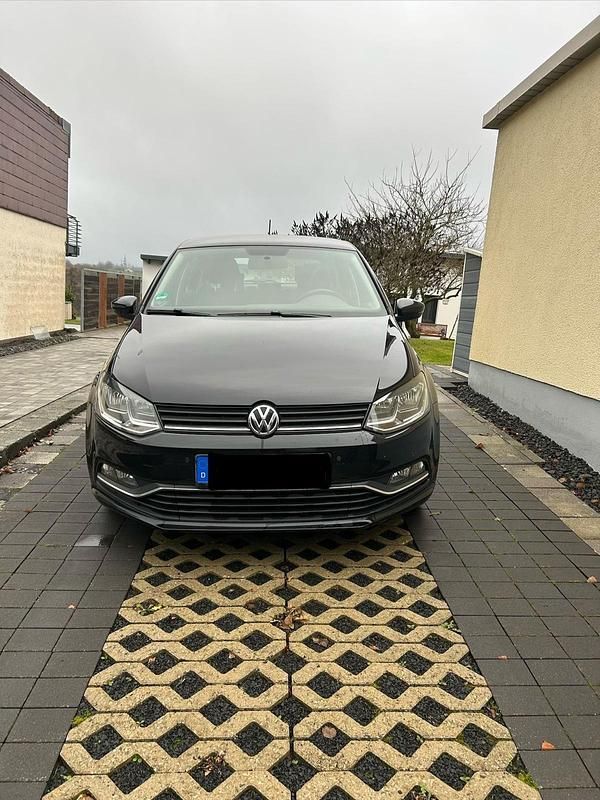 Schwarz Gebraucht 2015 VW Polo Comfortline Kleinwagen | 7.399 € (Fairer Preis) - Bild 1/4
