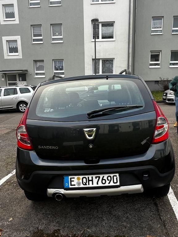 Gebraucht Dacia Sandero Stepway 82 PS (60 kW) 2012 Grau Limousine