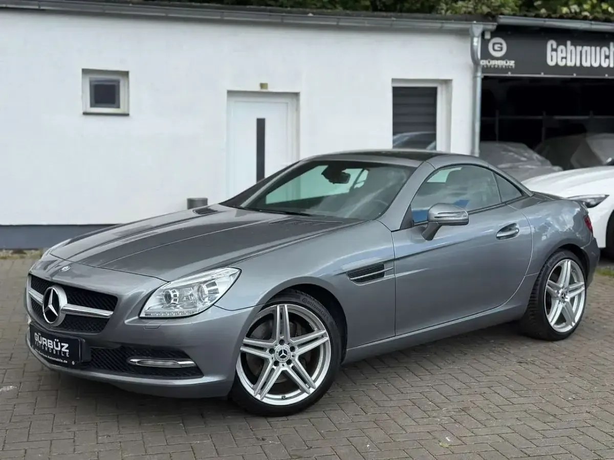 Gebraucht Mercedes SLK250 204 PS (150 kW) 2012 Palladiumsilbermetallic Cabrio