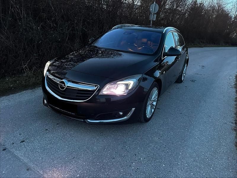 Gebraucht Opel Insignia Business Elegance 250 PS (183 kW) 2016 Schwarz Kombi